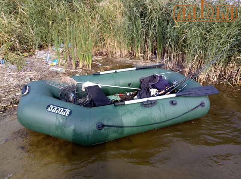 Надувний човен Ладья ЛТ-250 без настилу